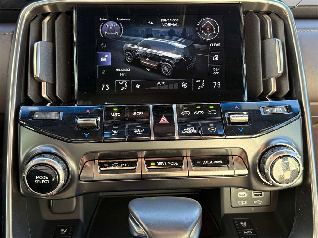 Used 2024 Lexus LX 600 4WD w/ Luxury Package image 27