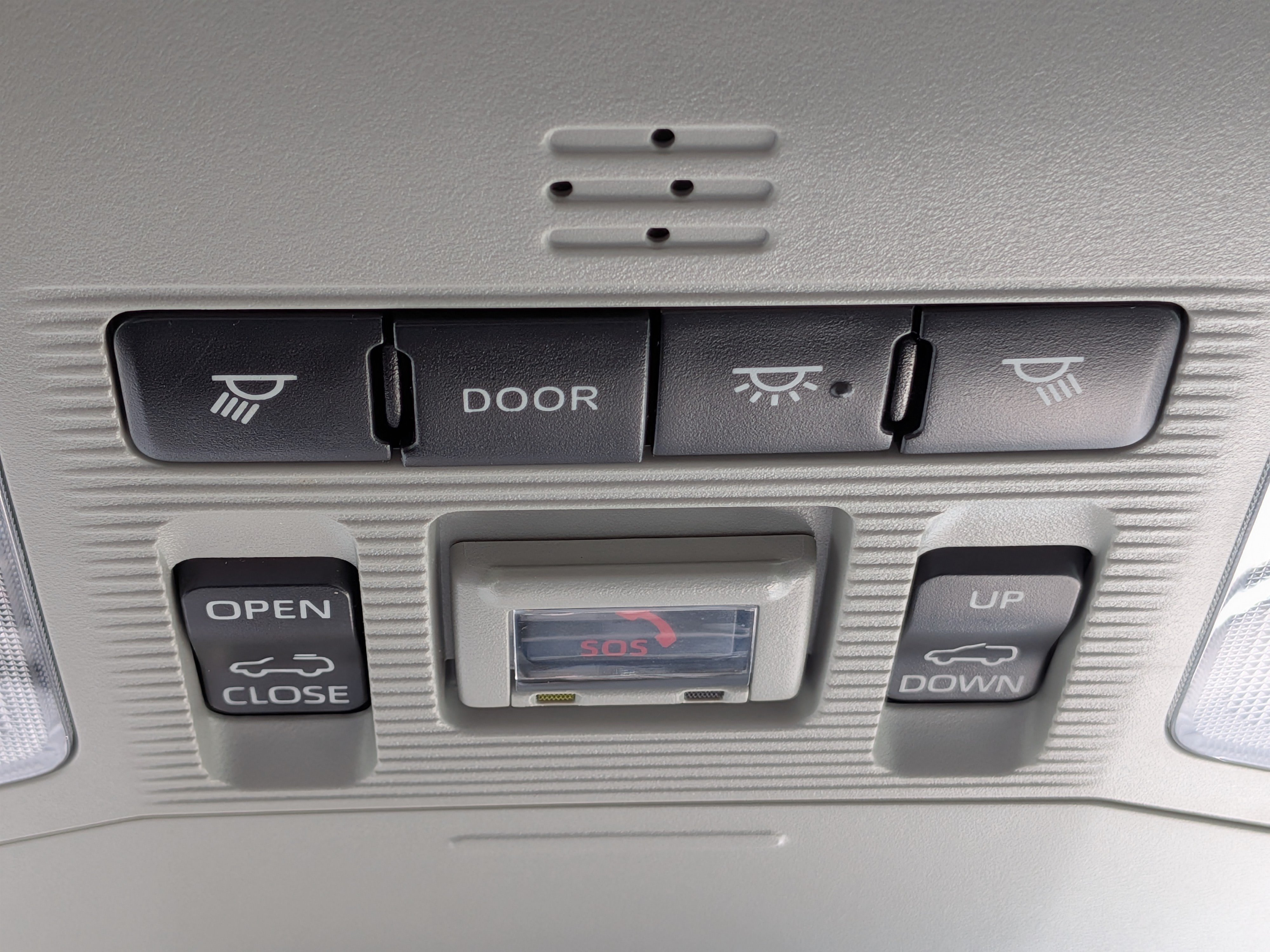 Used 2021 Toyota RAV4 XLE Premium FWD image 32