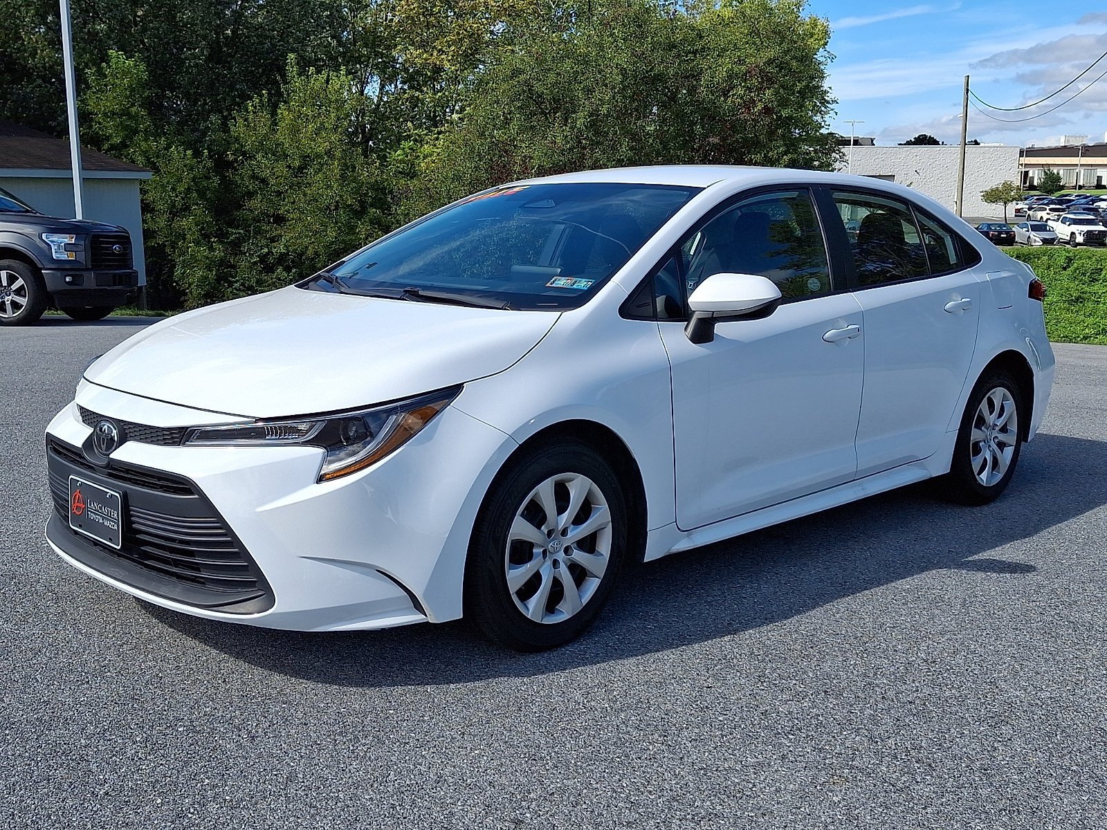 Used 2025 Toyota Corolla LE FWD image 3