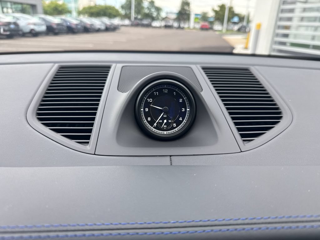 Used 2023 Porsche Macan Turbo AWD/4WD image 16