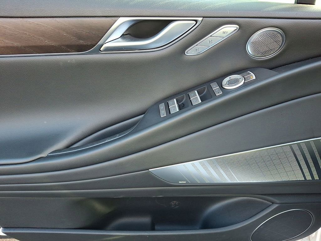 Used 2024 Genesis G80 image 10