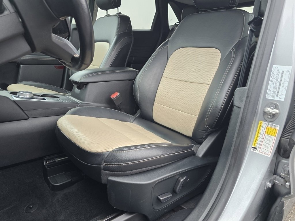 Used 2022 Ford Escape Titanium w/ Titanium Elite Package image 5