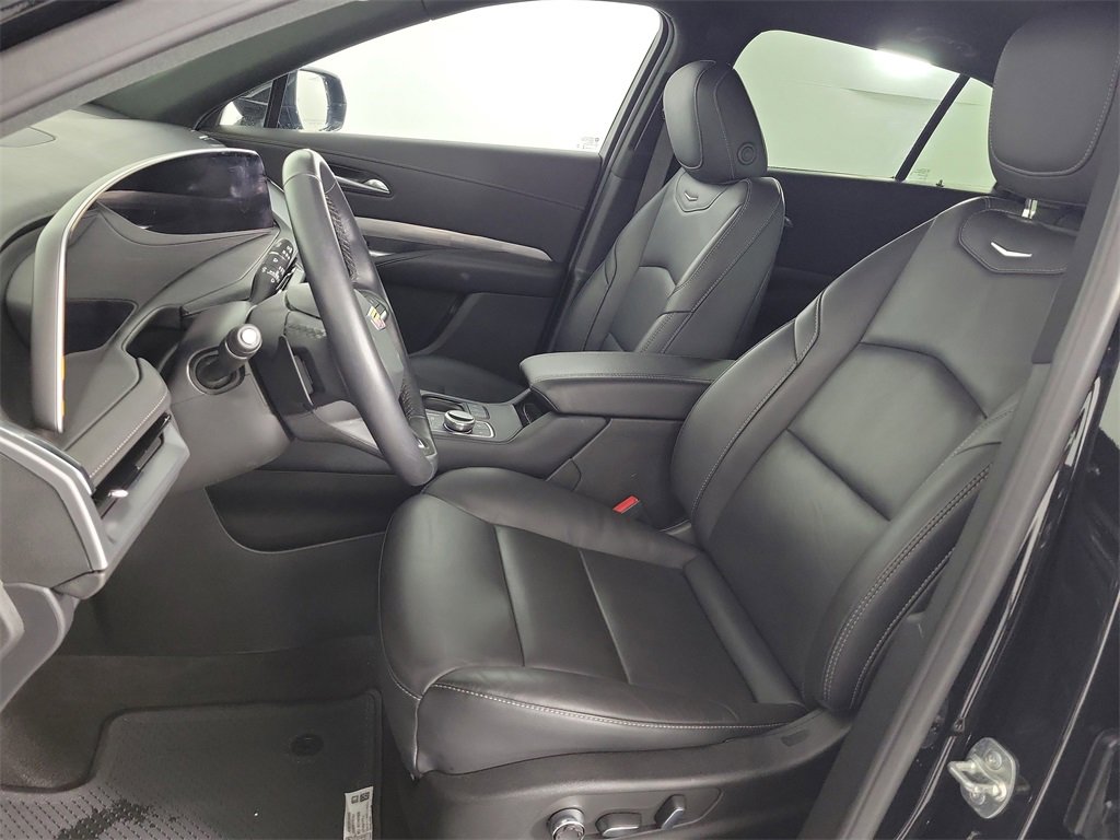 Certified 2025 Cadillac XT4 Premium Luxury image 16