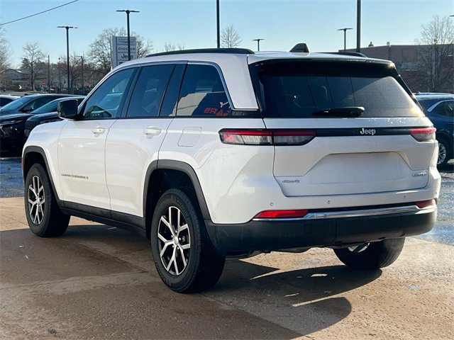 Used 2024 Jeep Grand Cherokee Limited image 10