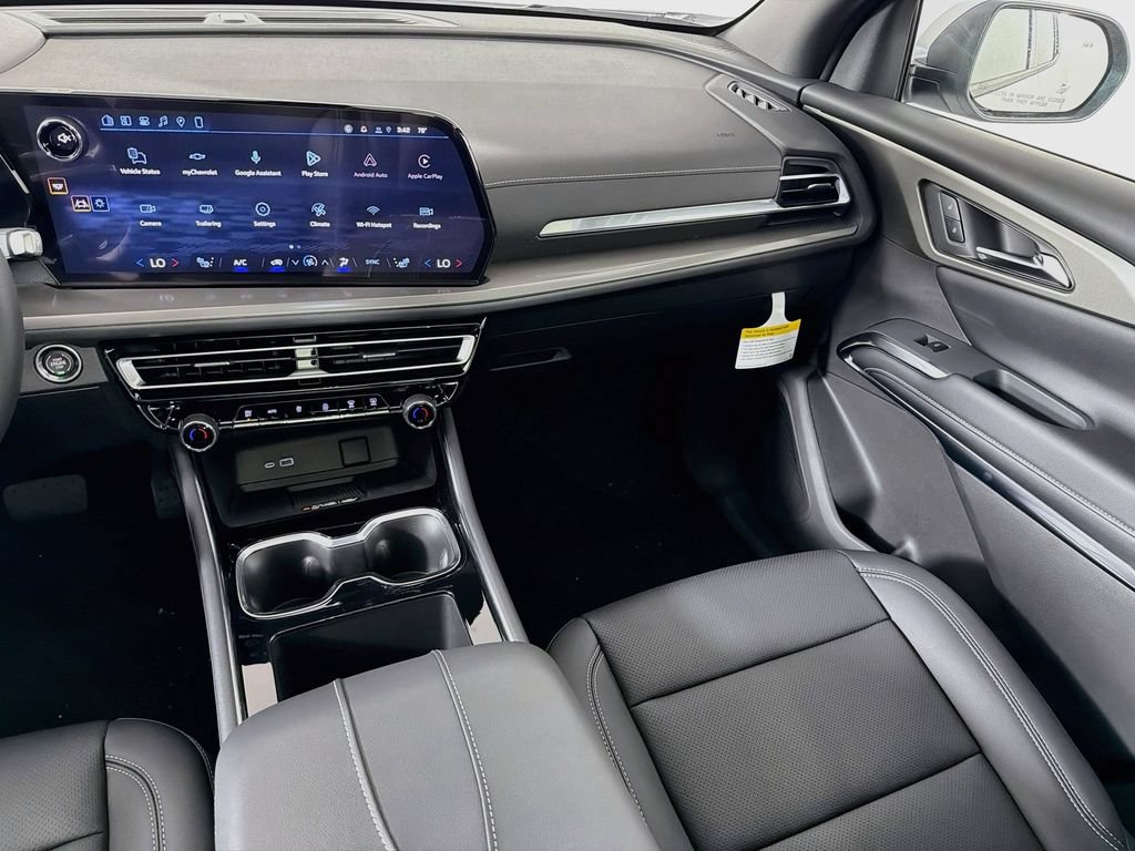 New 2027 Chevrolet Traverse LT w/ Sun and Wheel Package FWD image 24
