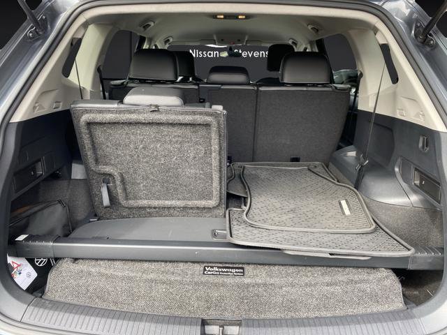 Used 2021 Volkswagen Tiguan SE image 30