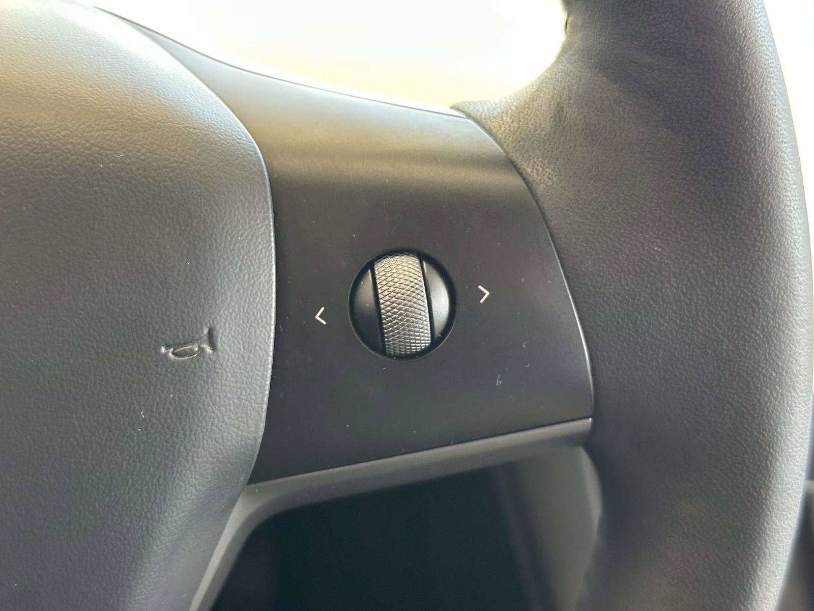 Used 2023 Tesla Model Y Long Range image 32