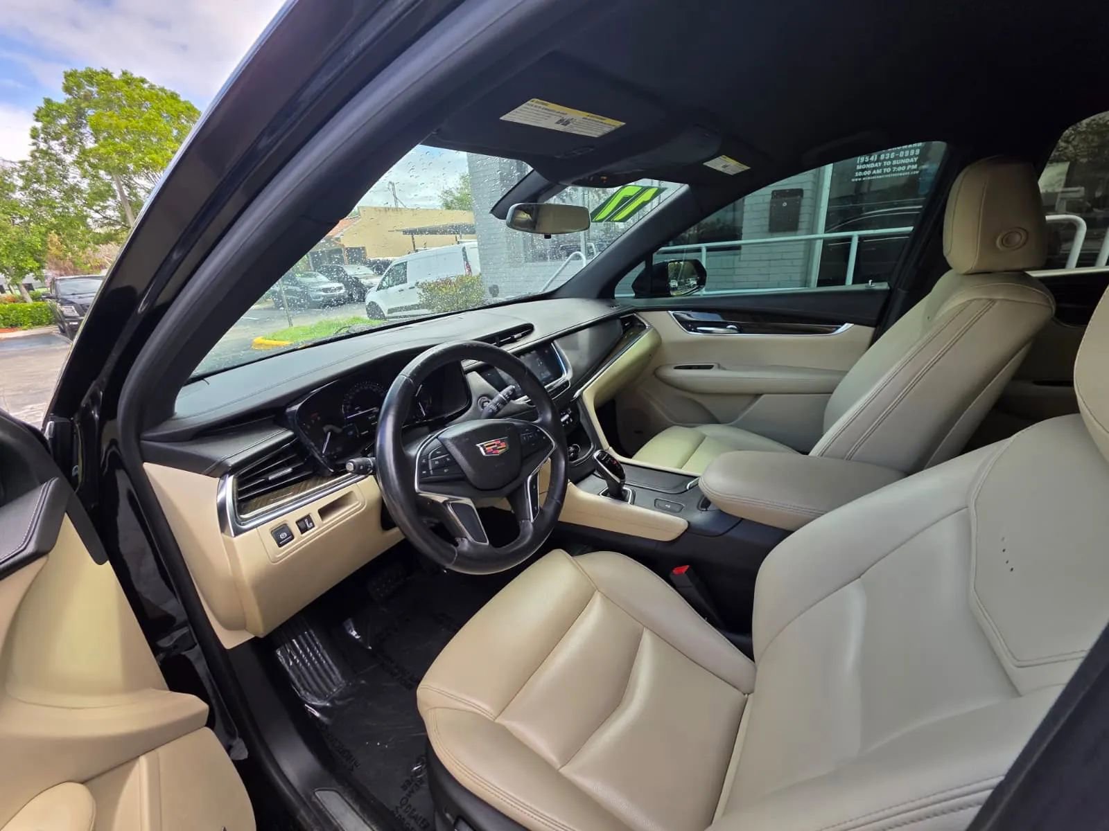 Used 2017 Cadillac XT5 FWD w/ LPO, Wheel Lock Package image 11