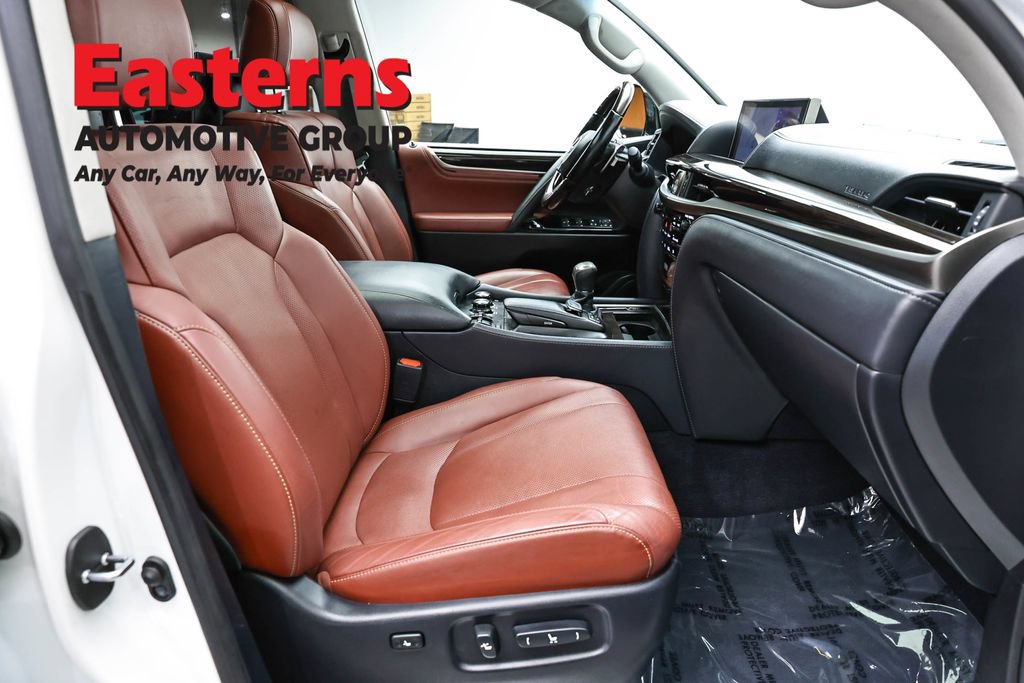 Used 2018 Lexus LX 570 4WD w/ Luxury Package image 29