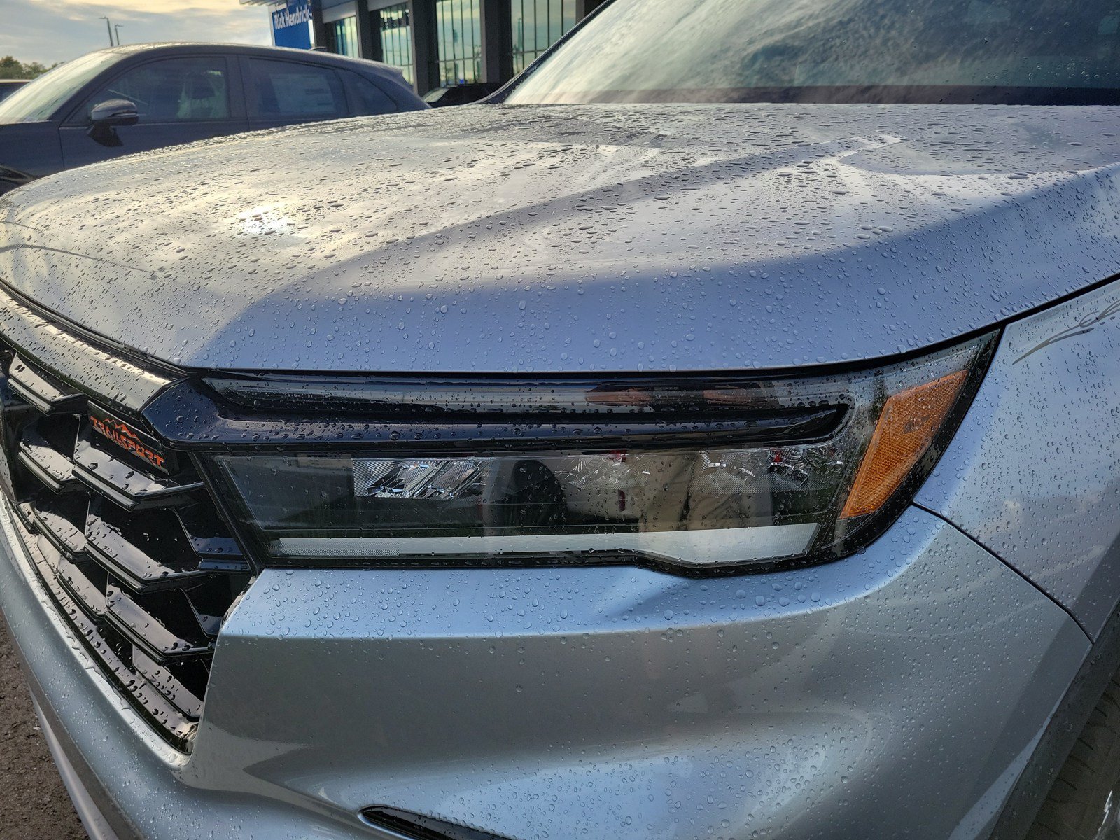 Used 2024 Honda Pilot TrailSport image 5