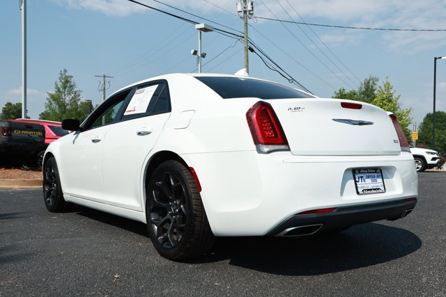 Used 2019 Chrysler 300 Touring w/ Sport Appearance Package RWD image 8