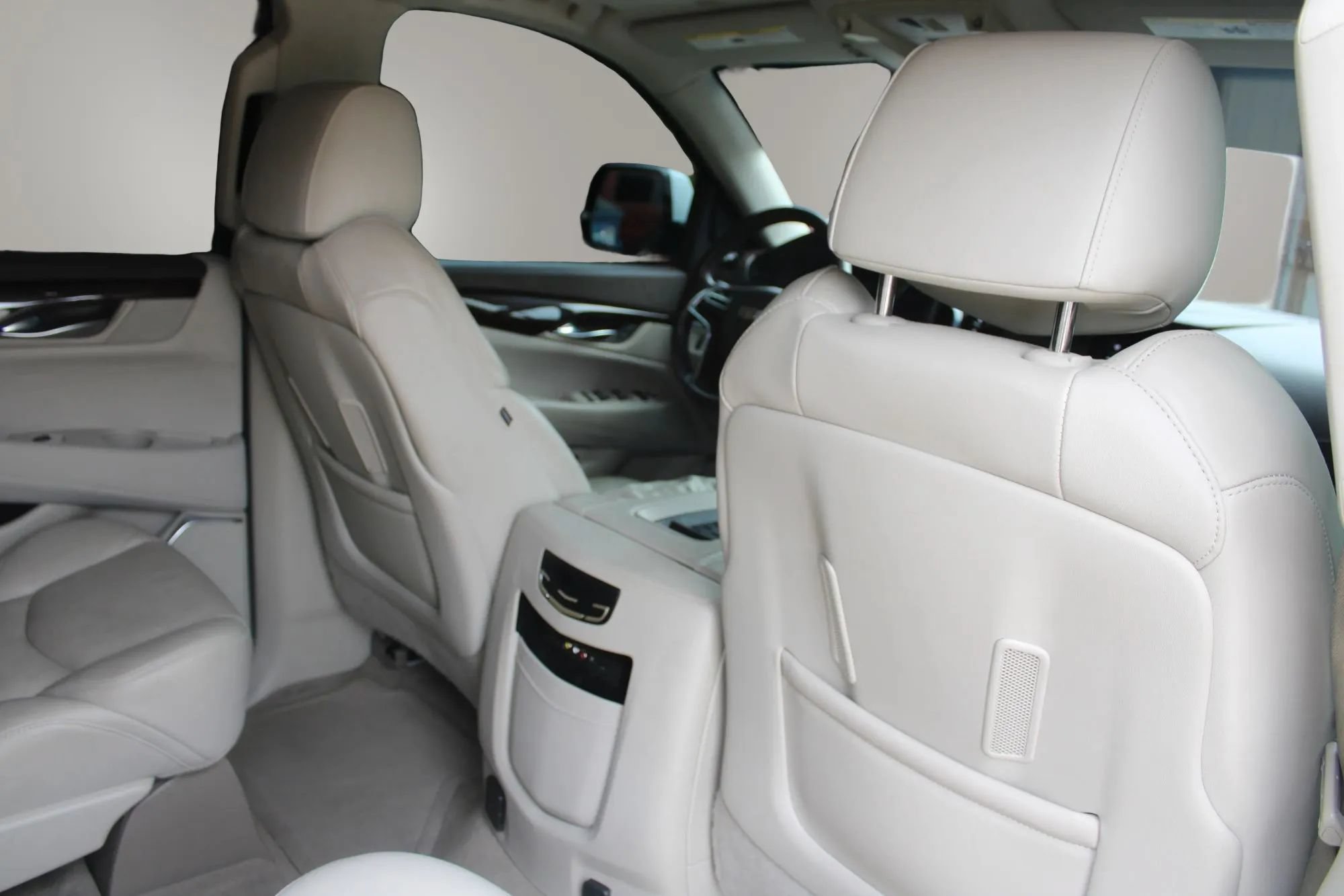 Used 2016 Cadillac Escalade Premium AWD/4WD image 26