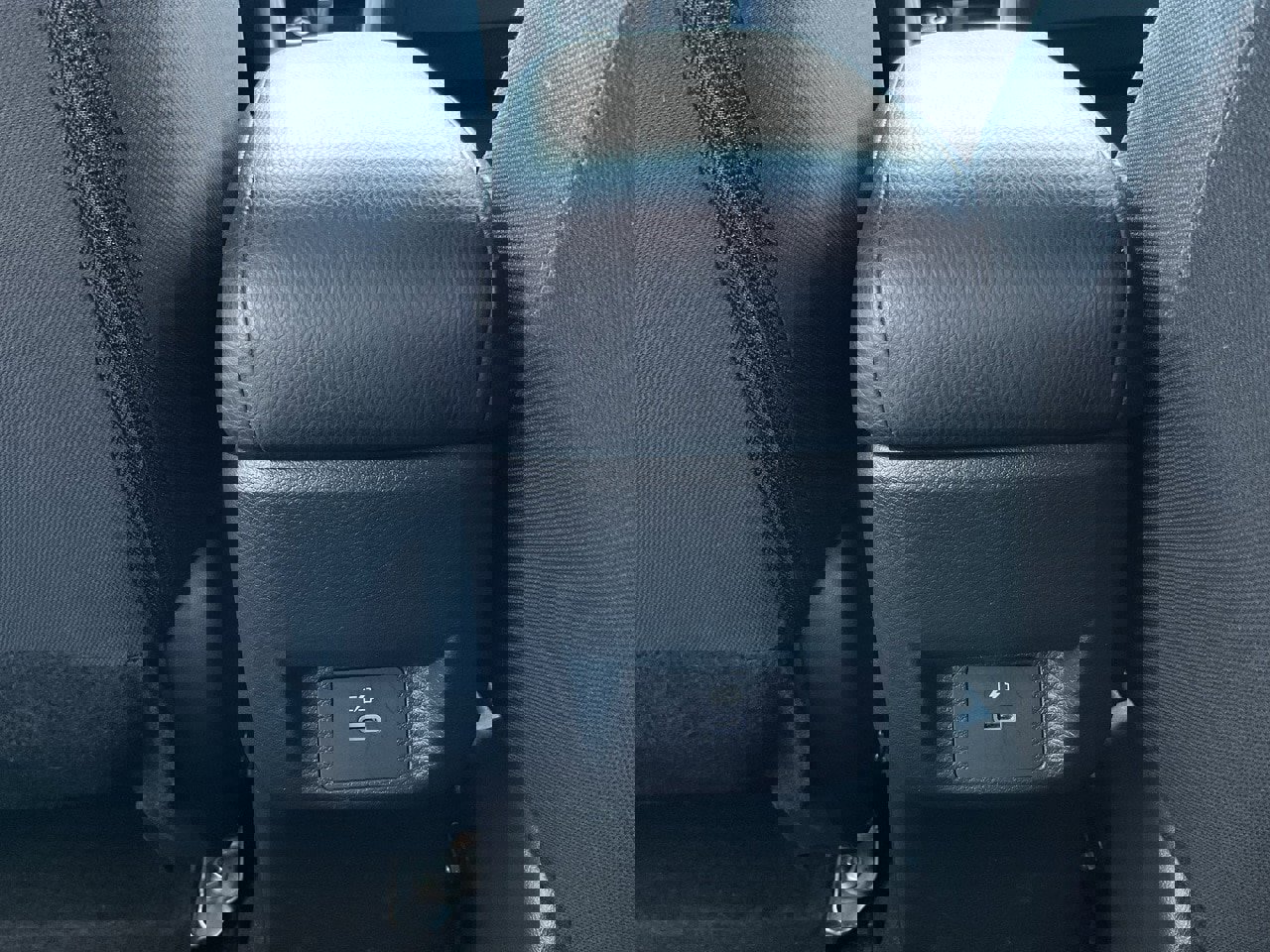 Used 2025 Nissan Versa SV image 18