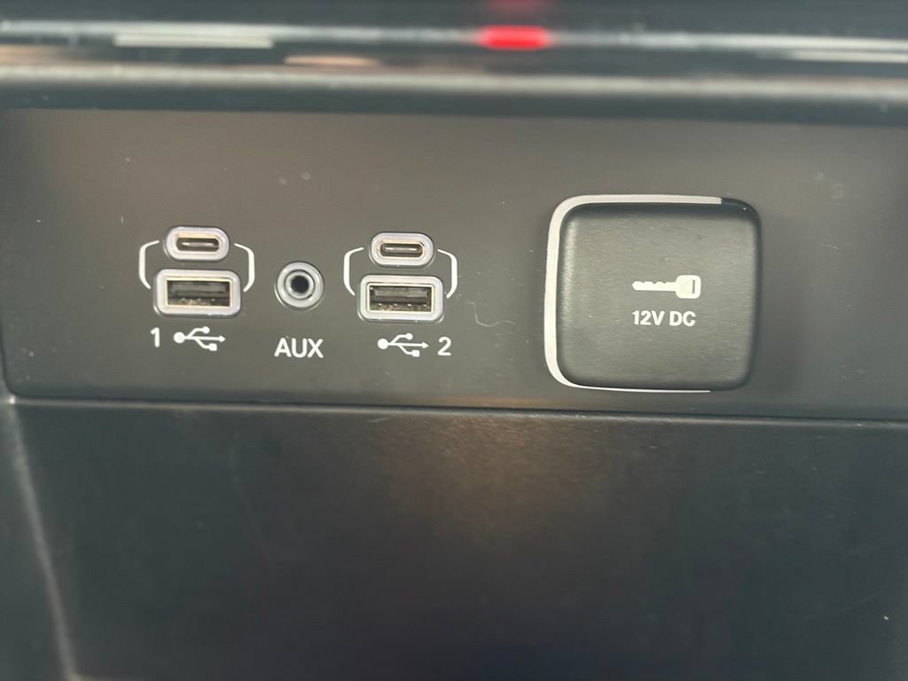 Used 2025 Jeep Grand Cherokee Limited AWD/4WD image 31