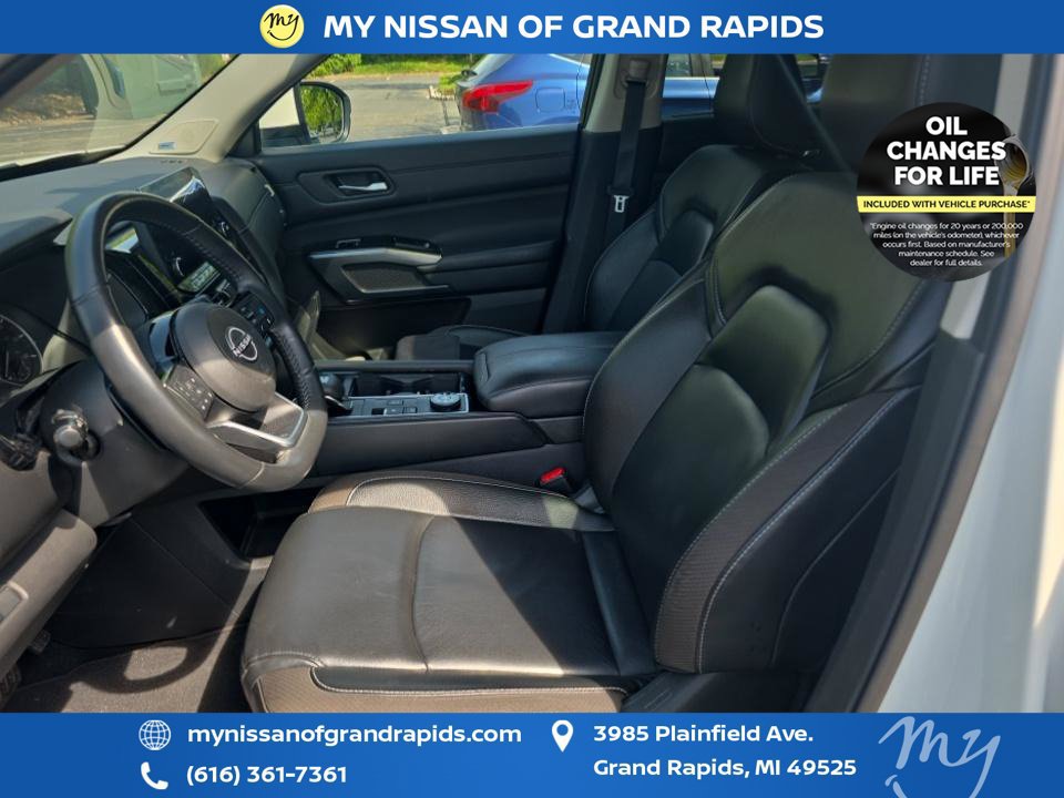 Certified 2024 Nissan Pathfinder SL w/ SL Premium Package AWD/4WD image 6