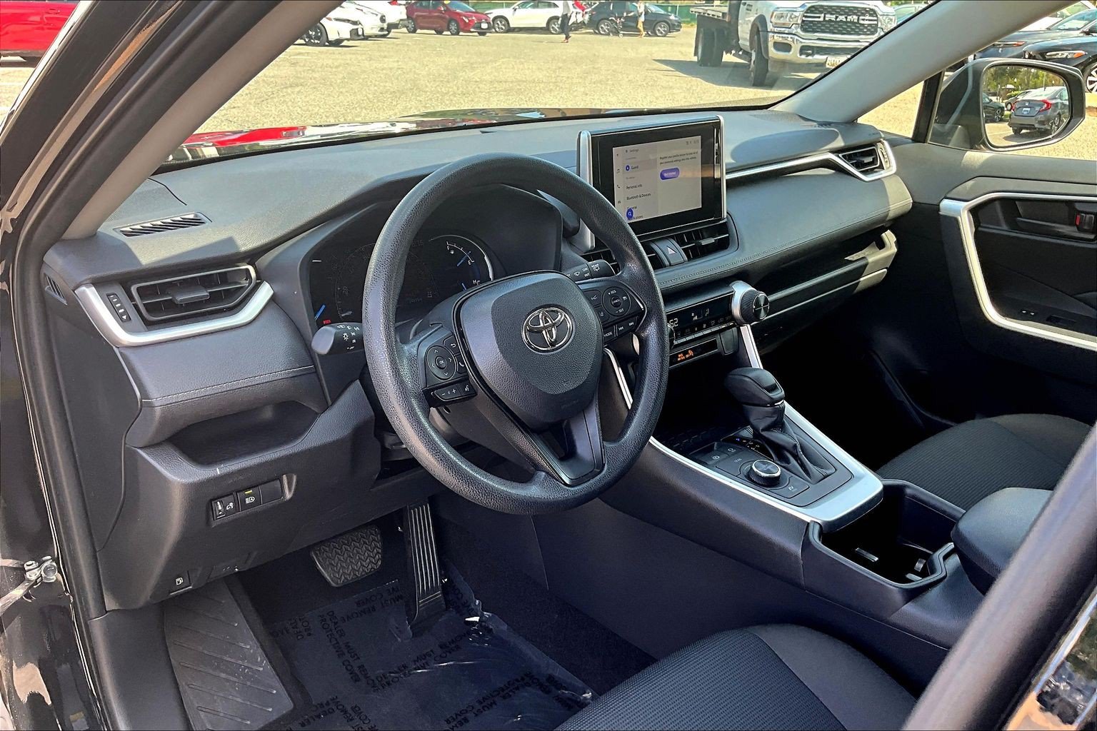 Used 2025 Toyota RAV4 LE AWD/4WD image 13