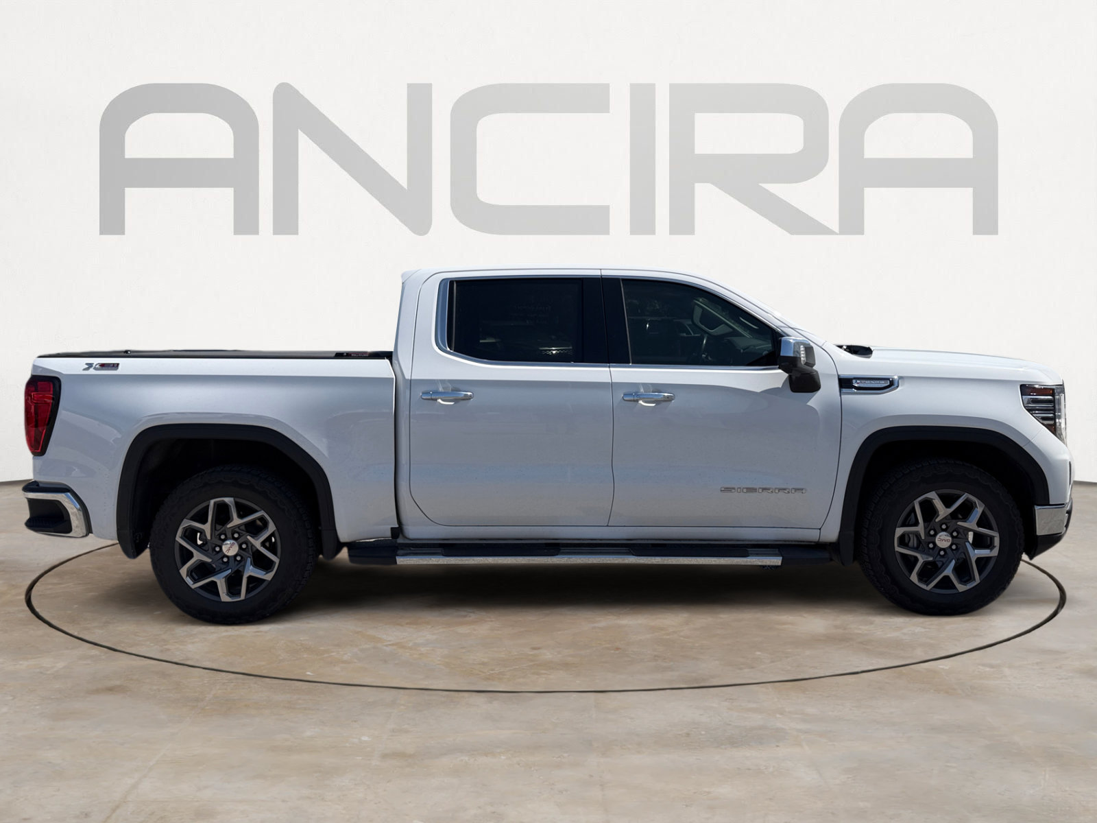 Used 2023 GMC Sierra 1500 SLT AWD/4WD image 10