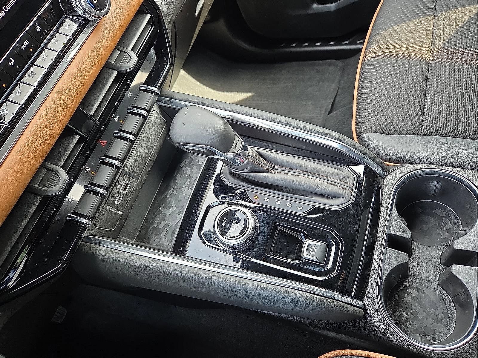 Used 2026 GMC Canyon AT4 image 25