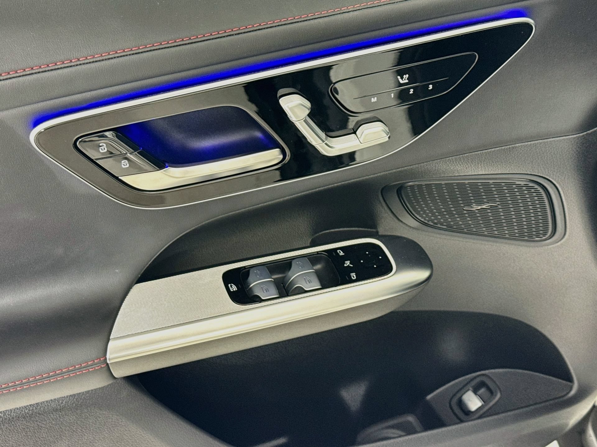 Certified 2025 Mercedes-Benz GLC 43 AMG 4MATIC image 18