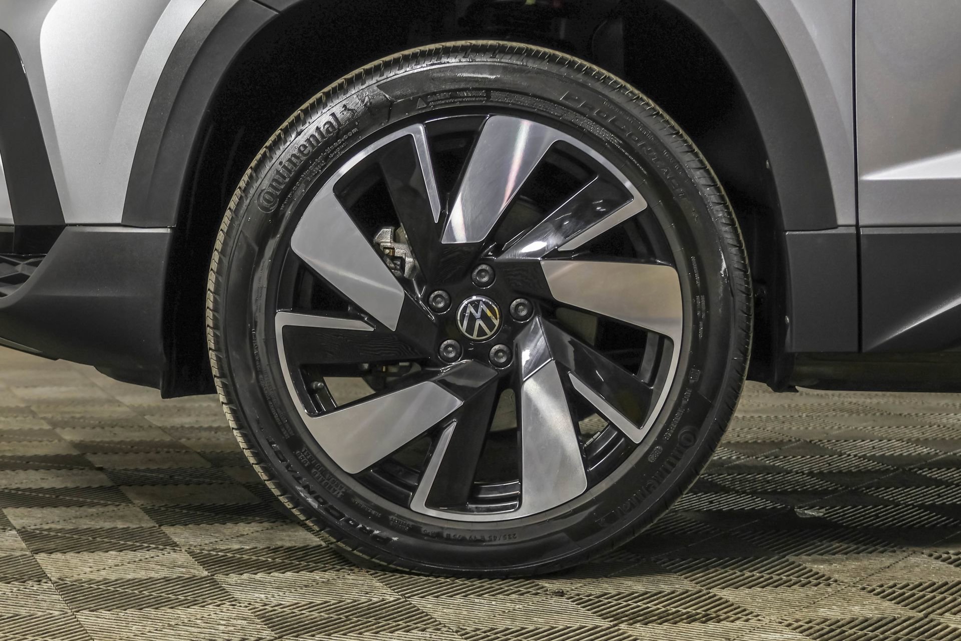 Certified 2024 Volkswagen Taos SEL image 24