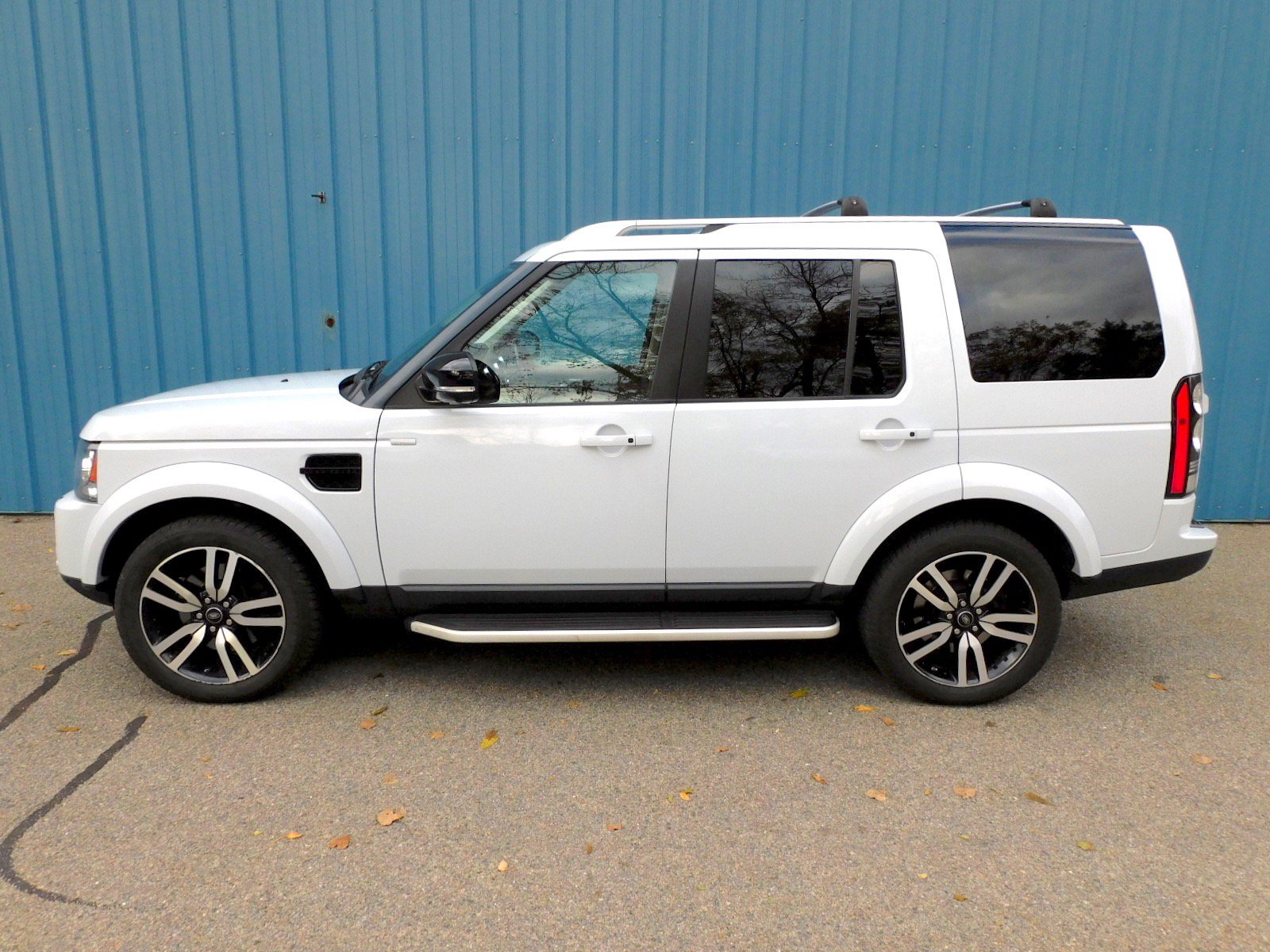 Used 2016 Land Rover LR4 HSE LUX AWD/4WD image 2