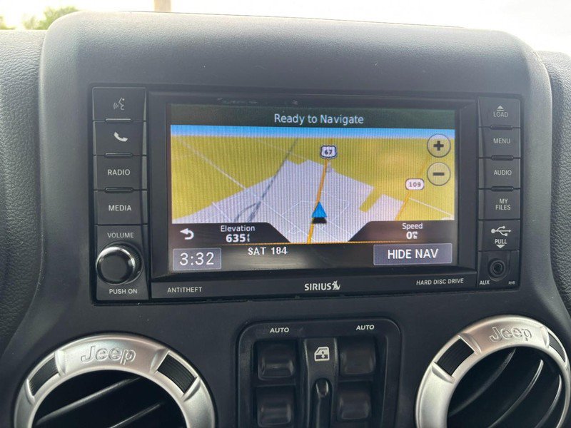 Used 2018 Jeep Wrangler Unlimited Sahara w/ Connectivity Group AWD/4WD image 19