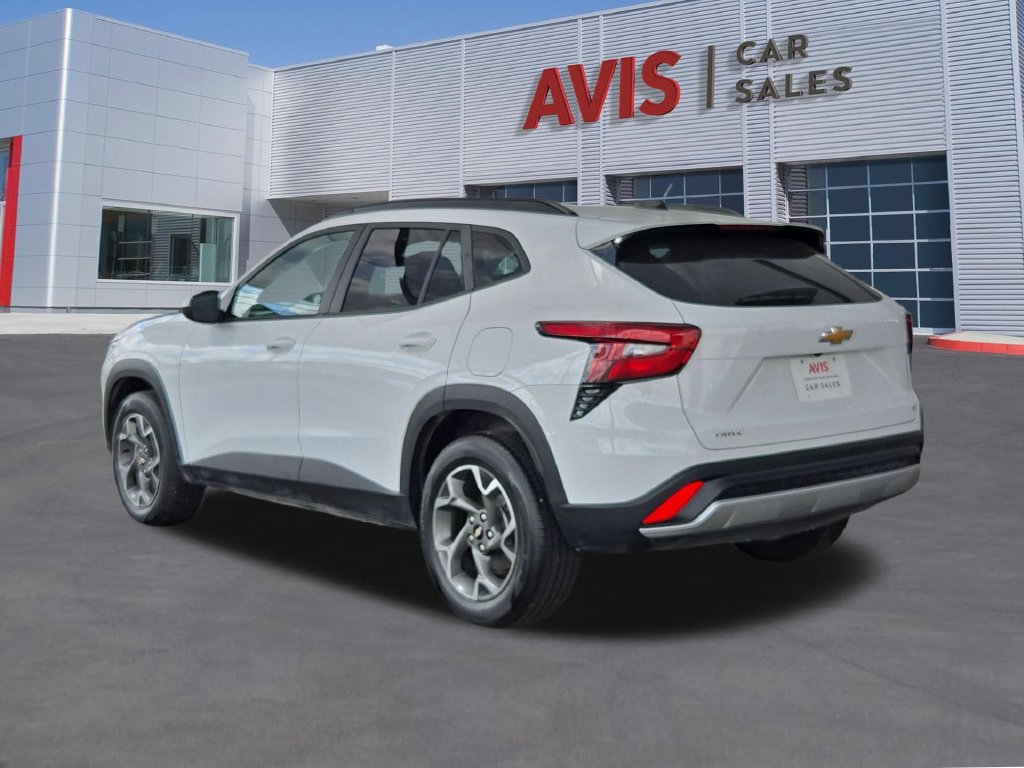 Used 2026 Chevrolet Trax LT FWD image 9