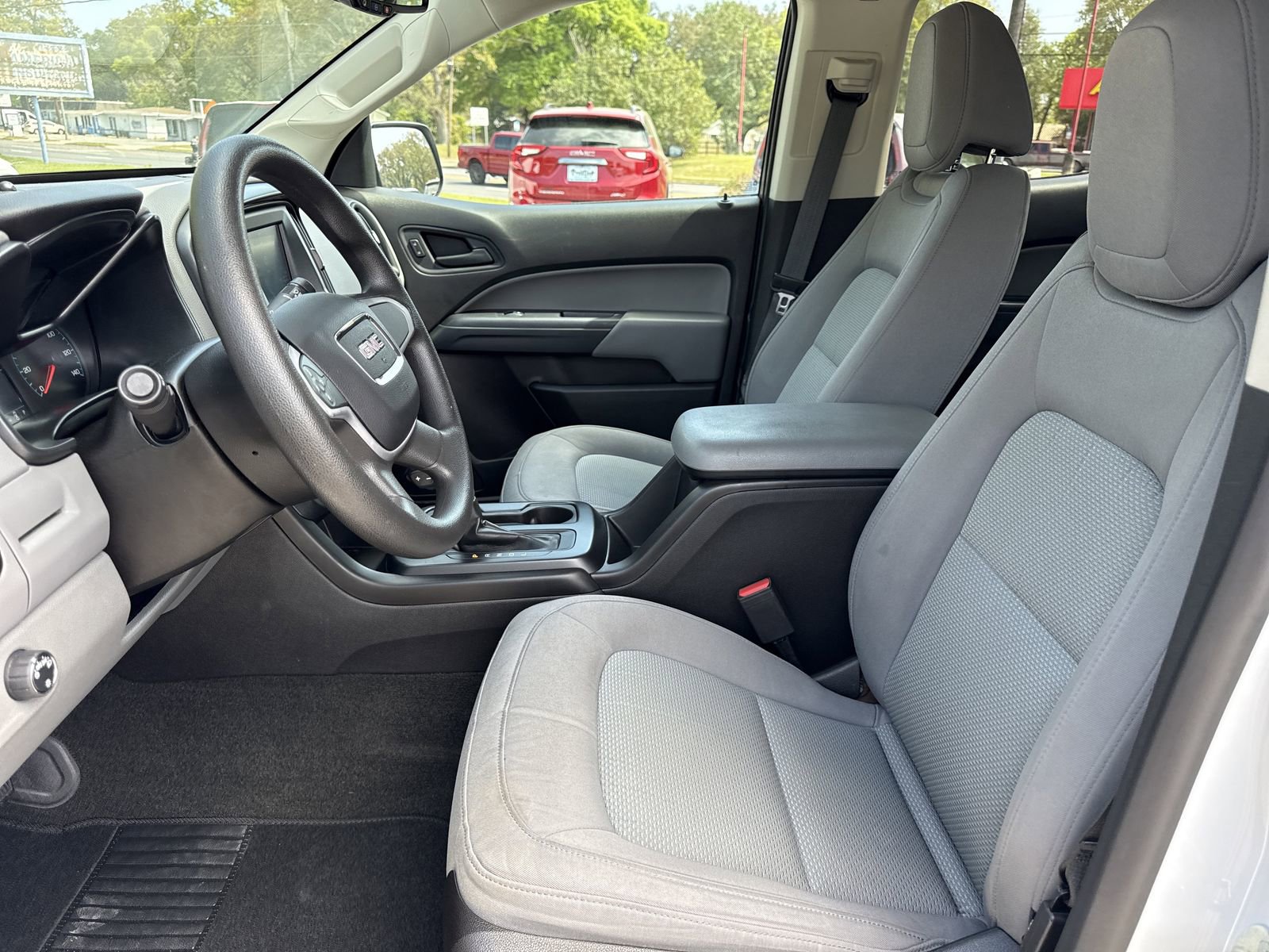 Used 2017 GMC Canyon 2WD Crew Cab w/ Convenience Package image 9