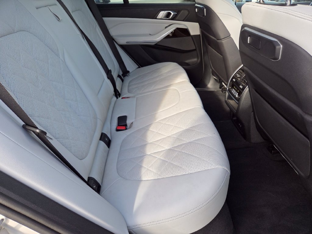 Certified 2024 BMW X5 xDrive40i w/ Premium Package AWD/4WD image 23