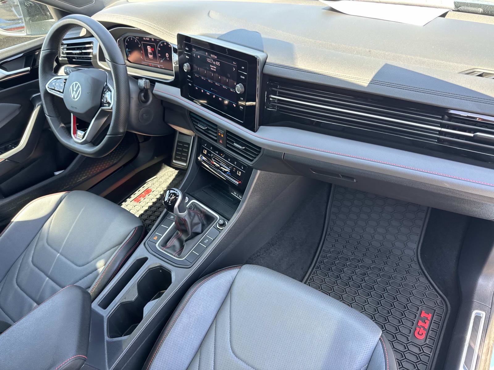 Certified 2025 Volkswagen Jetta GLI Autobahn w/ GLI Black Package FWD image 32