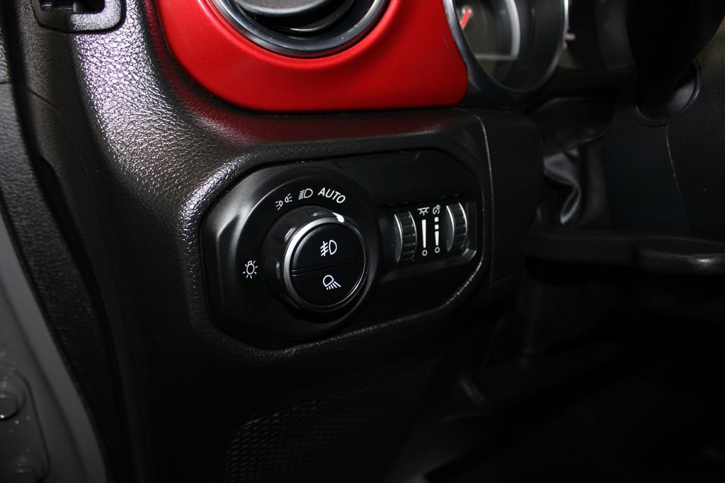 Used 2022 Jeep Gladiator Rubicon w/ Cold Weather Group AWD/4WD image 17