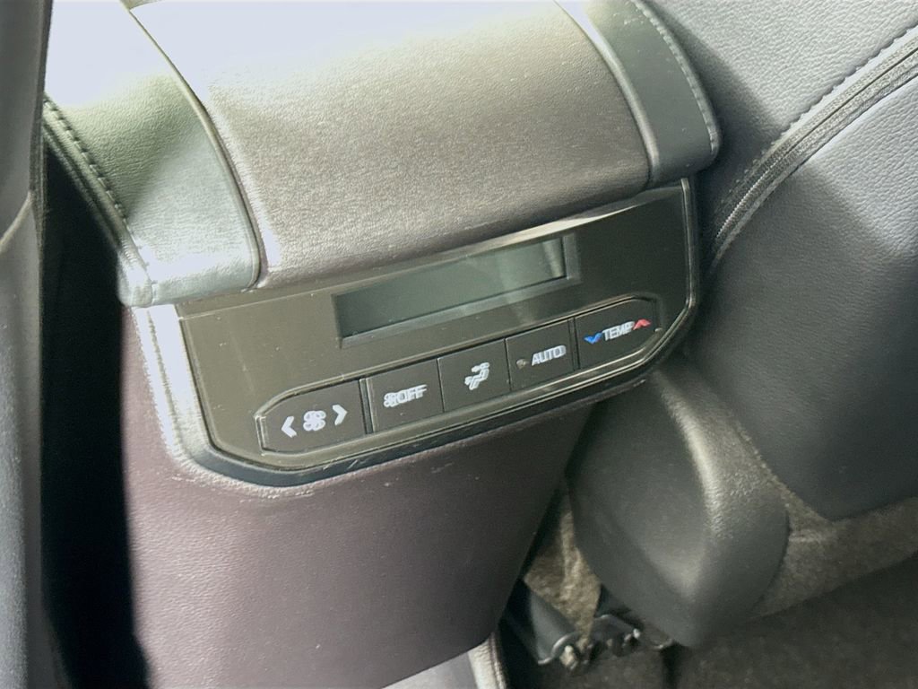 Certified 2025 Toyota Highlander XLE image 22