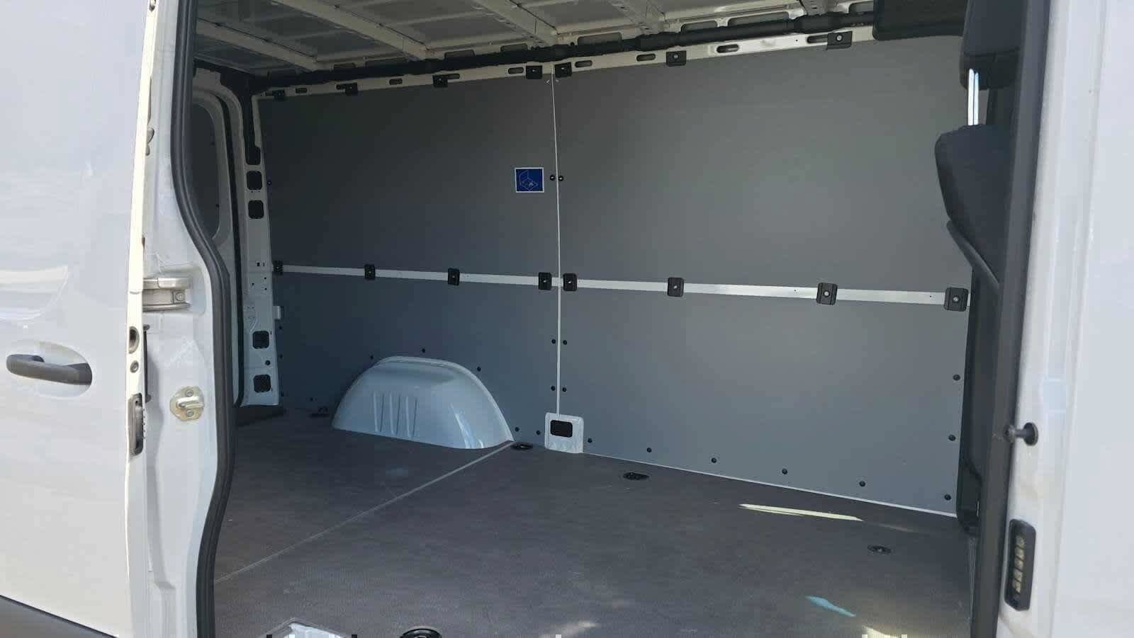 Used 2025 Mercedes-Benz Sprinter 2500 image 14