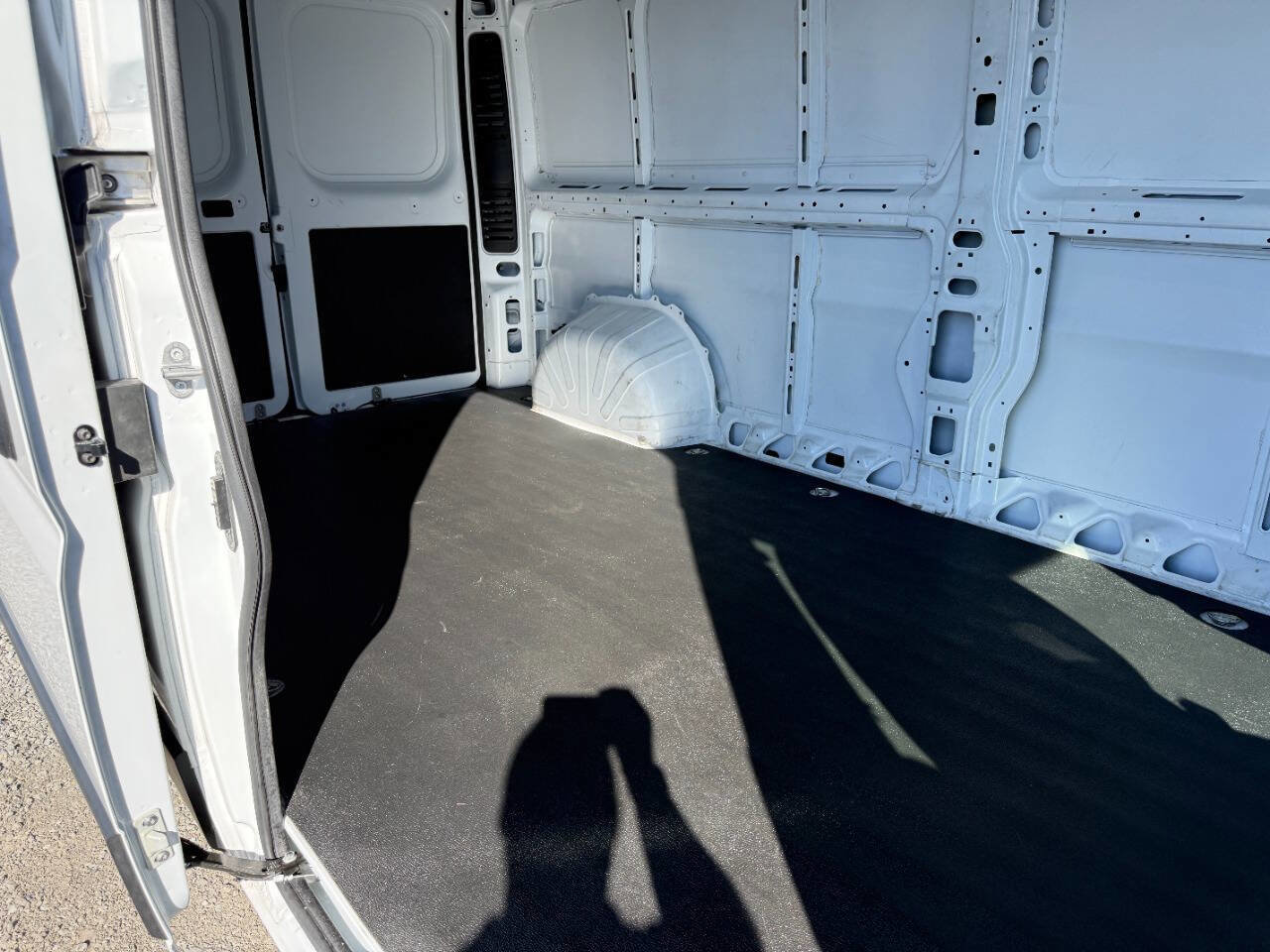 Used 2025 RAM ProMaster 2500 w/ Convenience Group image 25