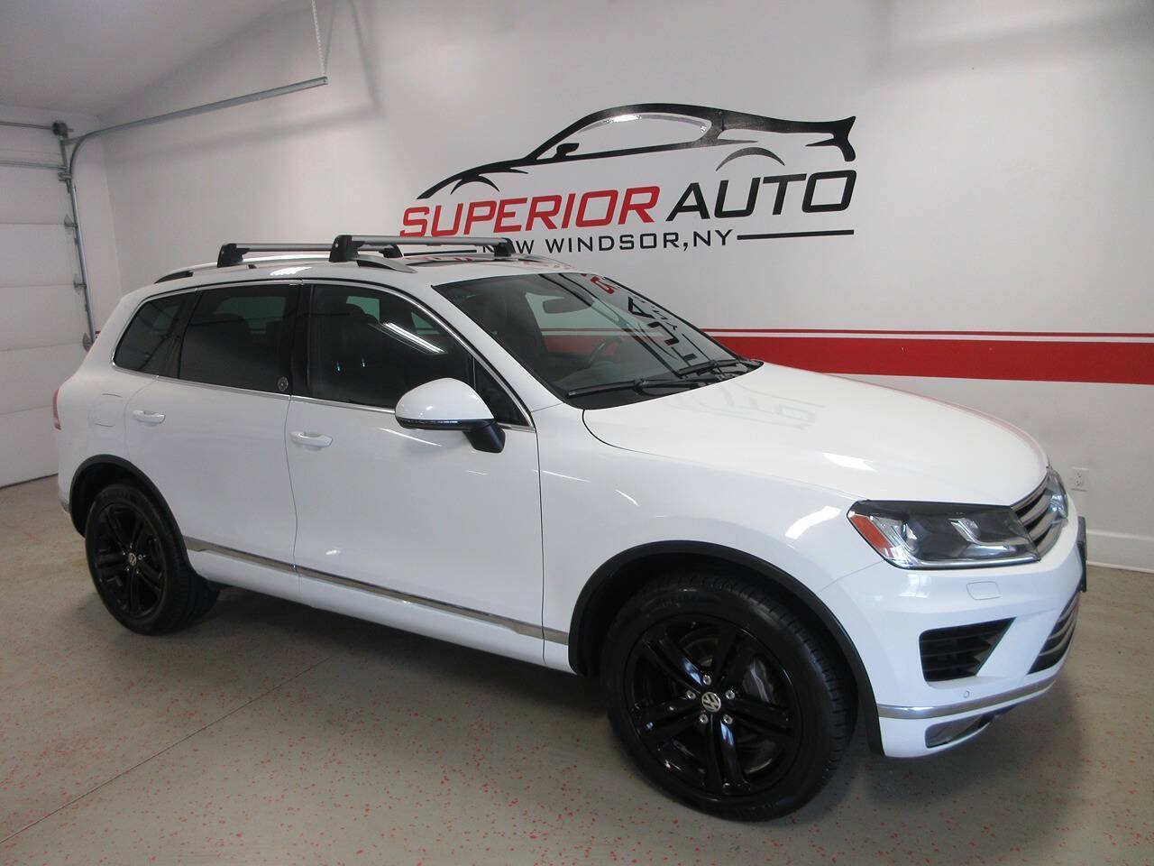 Used 2017 Volkswagen Touareg Wolfsburg Edition AWD/4WD image 7