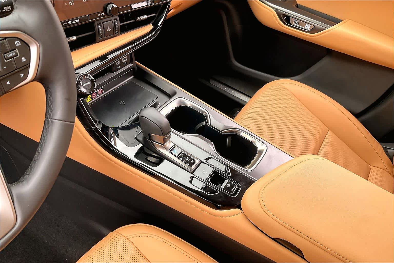 Used 2024 Lexus NX 250 FWD image 14