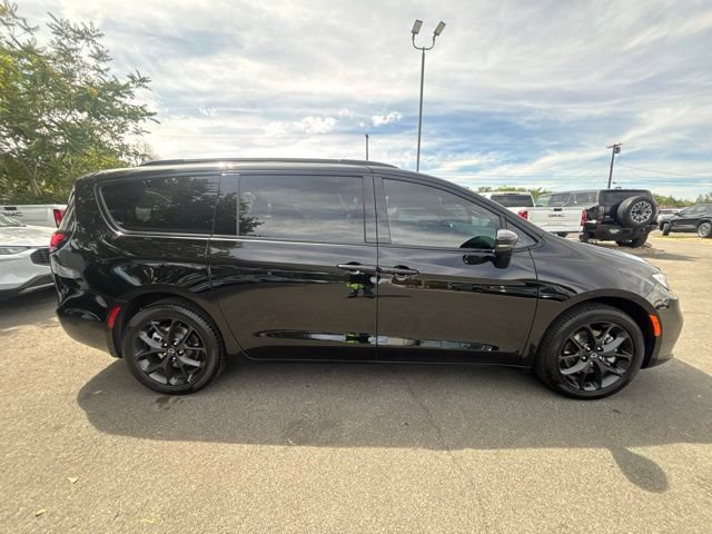Used 2026 Chrysler Pacifica Select w/ S Appearance Package AWD/4WD image 6