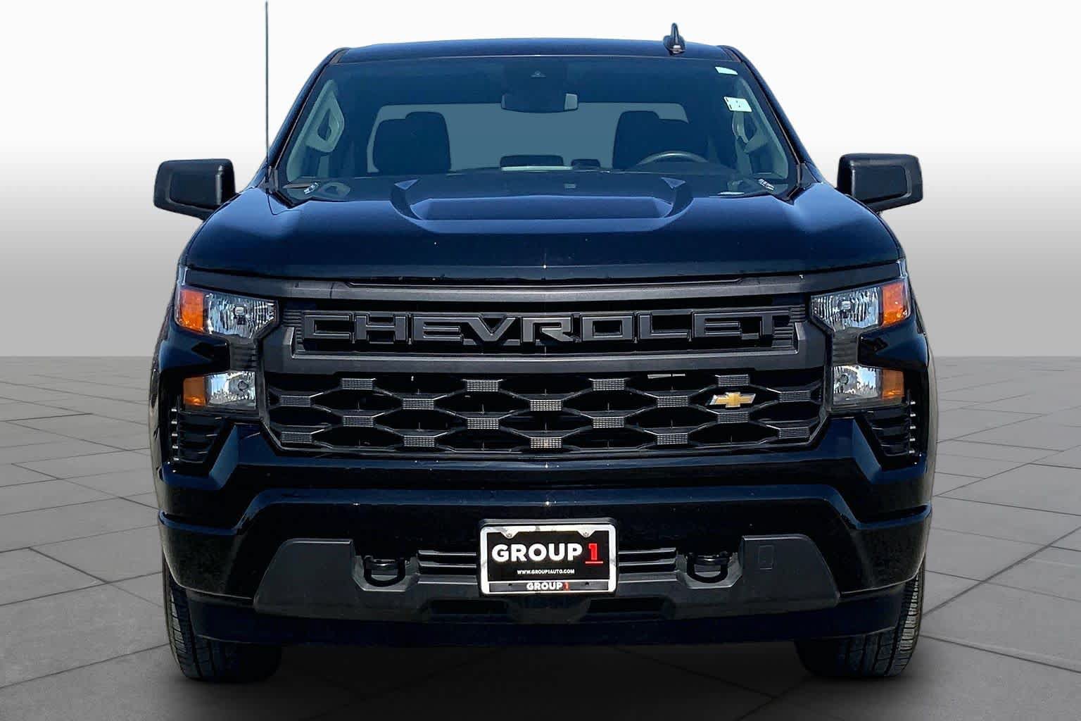Used 2025 Chevrolet Silverado 1500 Custom RWD image 4