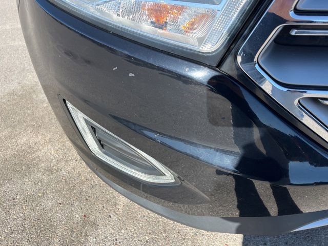 Used 2016 Ford Edge Titanium image 4