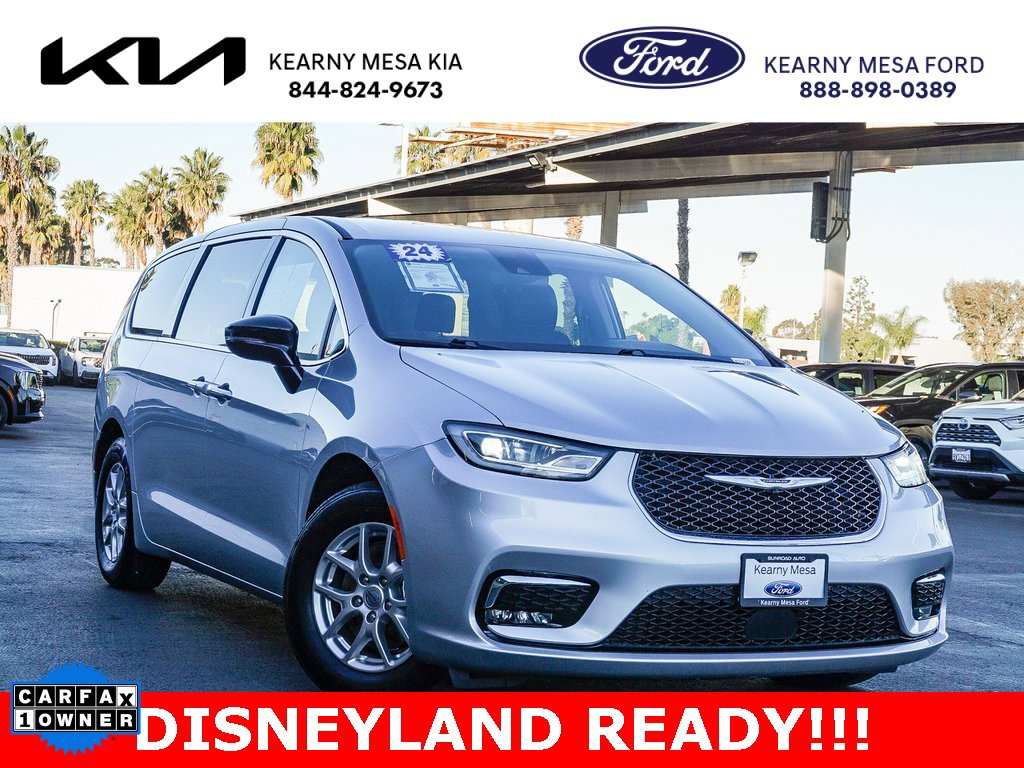 Used 2024 Chrysler Pacifica Touring-L image 1