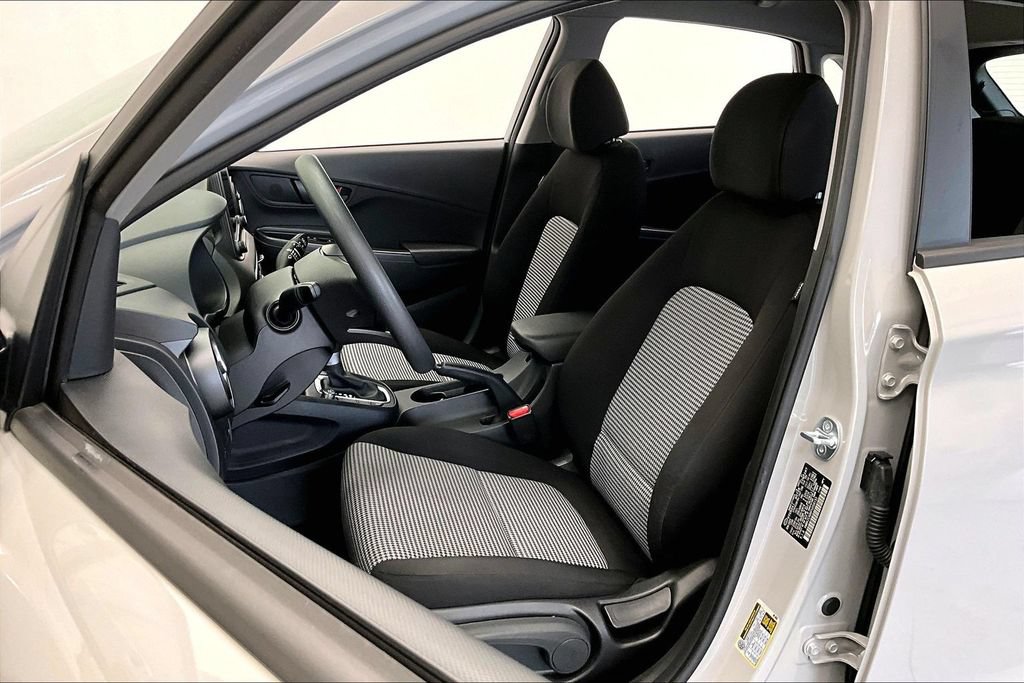 Certified 2023 Hyundai Kona SE w/ Cargo Package AWD/4WD image 24