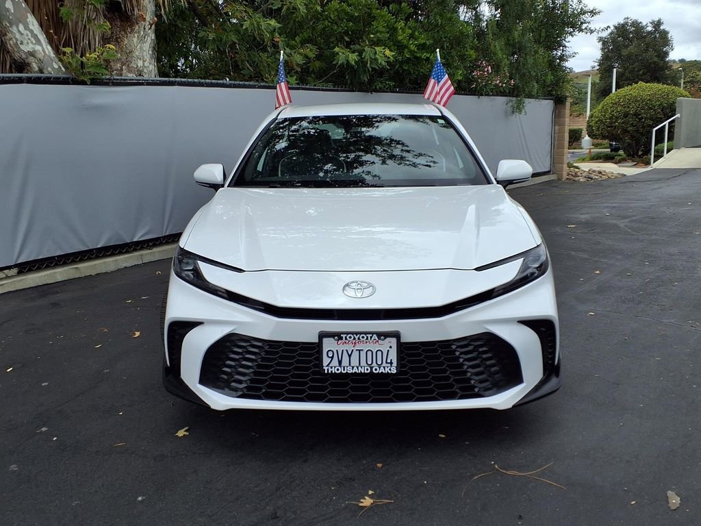 Used 2026 Toyota Camry SE AWD/4WD image 2