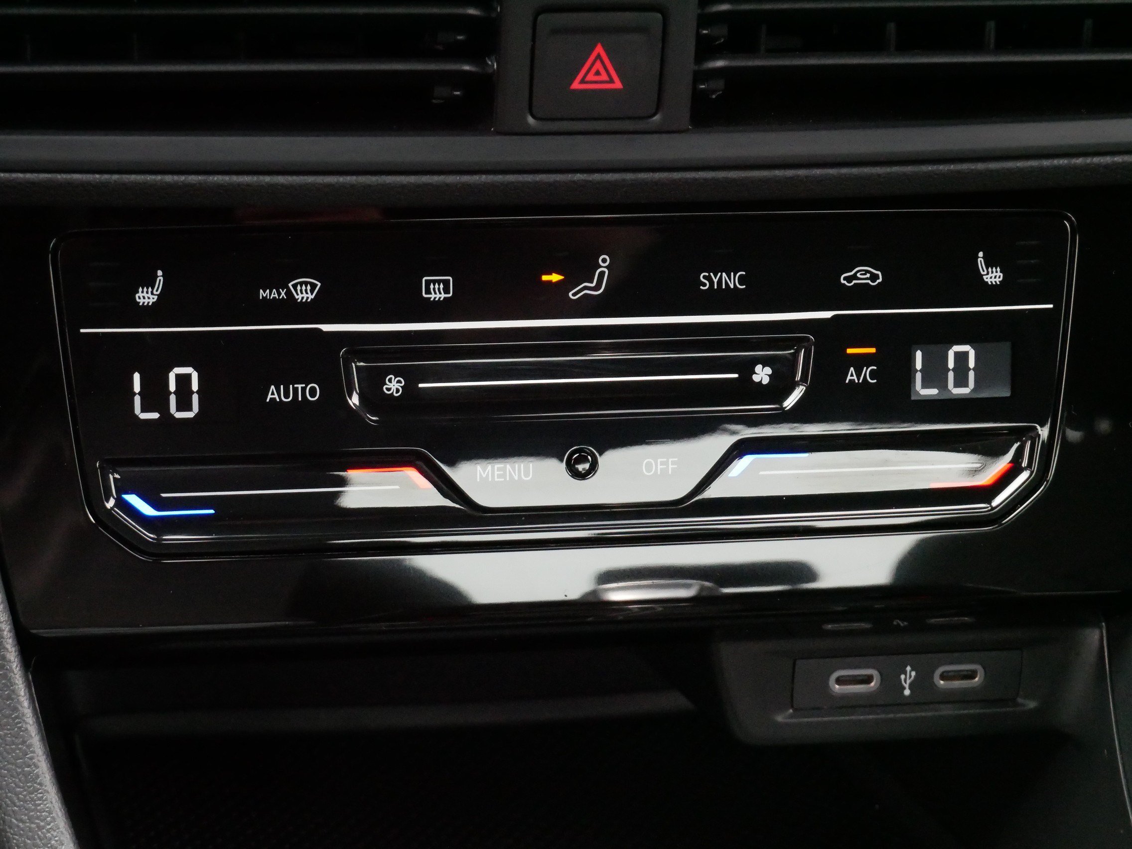 Certified 2025 Volkswagen Jetta Sport FWD image 23