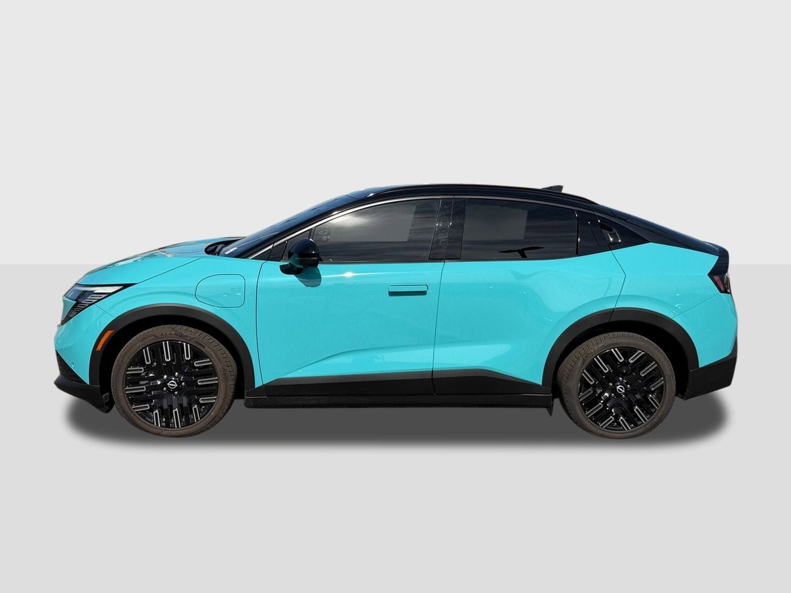 New 2026 Nissan Leaf Platinum+ w/ Cargo Package (Platinum+) image 2