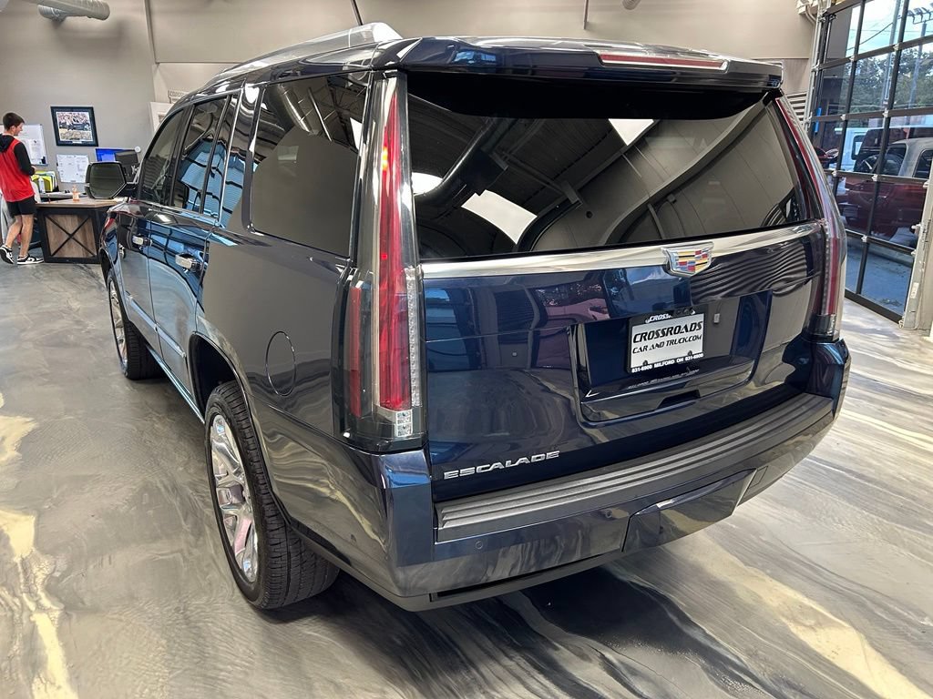 Used 2017 Cadillac Escalade Premium Luxury AWD/4WD image 34