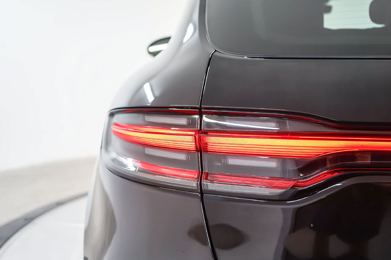 Certified 2026 Porsche Macan Turbo AWD/4WD image 10