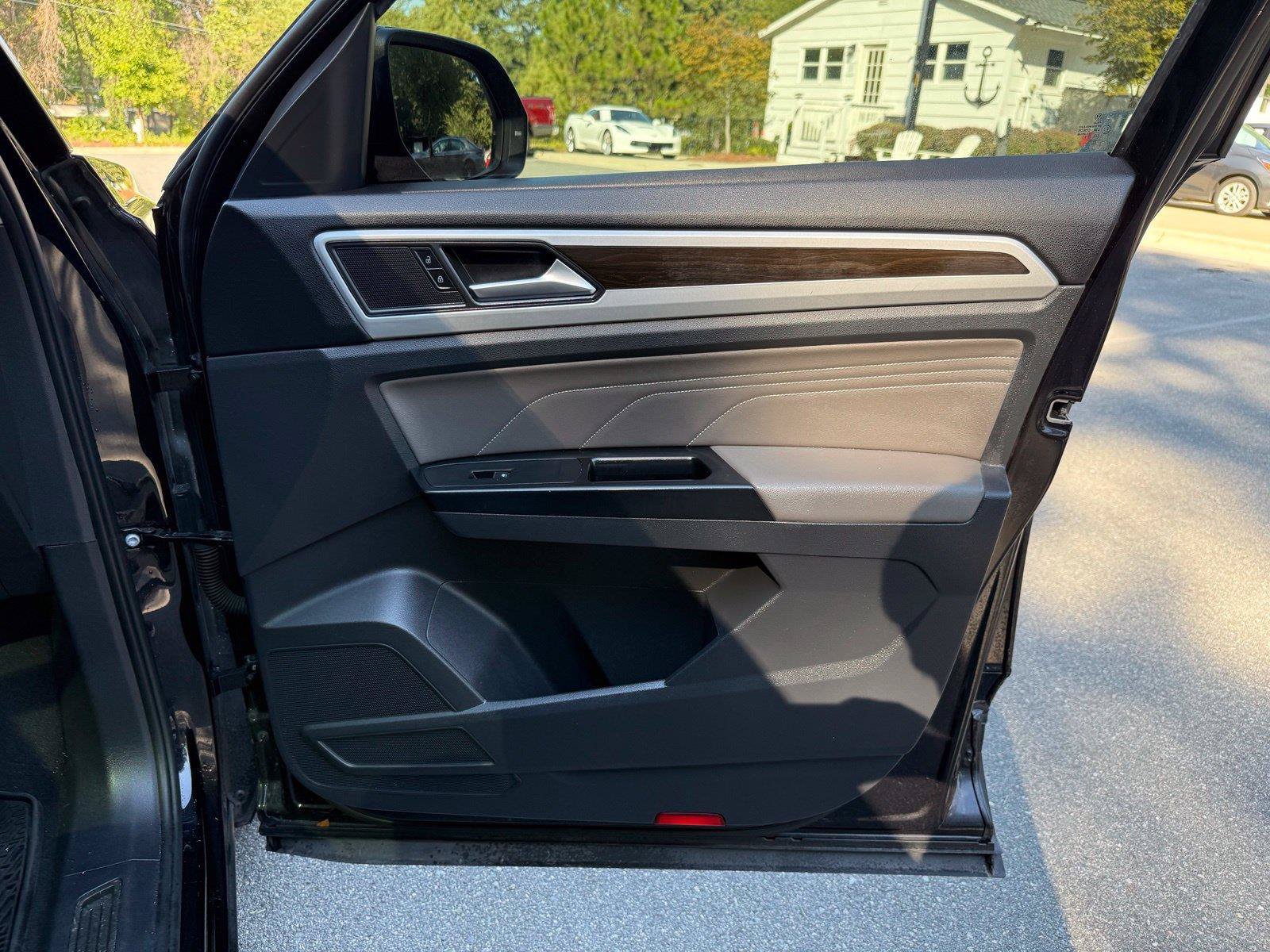 Used 2021 Volkswagen Atlas SE FWD image 21