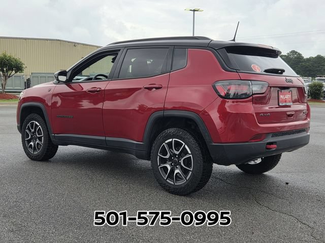 Used 2025 Jeep Compass Trailhawk w/ Trailhawk Elite Group AWD/4WD image 3