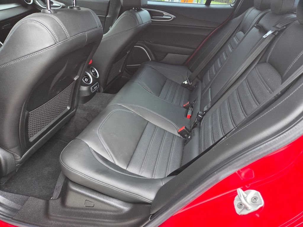 Used 2023 Alfa Romeo Giulia Veloce image 22