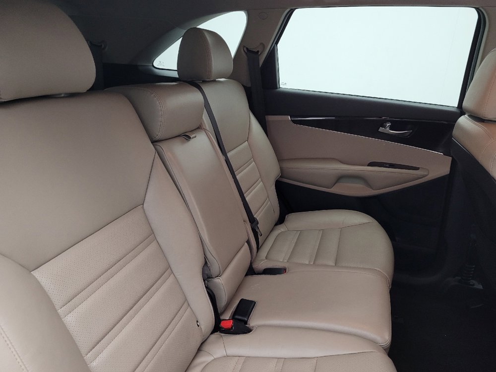 Used 2019 Kia Sorento EX image 19